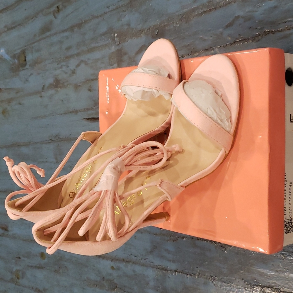🌺Suede Lace Up Heels